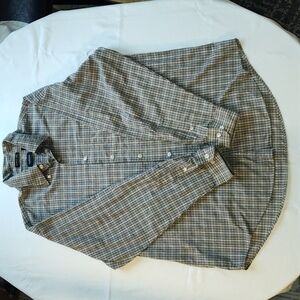 Van Heusen Mens long sleeve dress shirt.